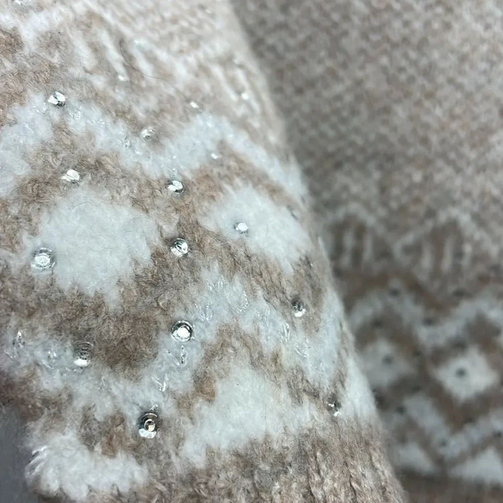 Scarf Rectangular Tight Knit with Embellishments detail OS